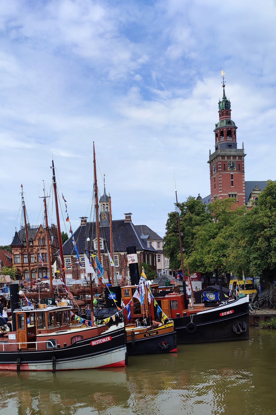 1054a6ea7503432e8bfd2183987ac14e9008137d66300784d61163e528d8f1863fd